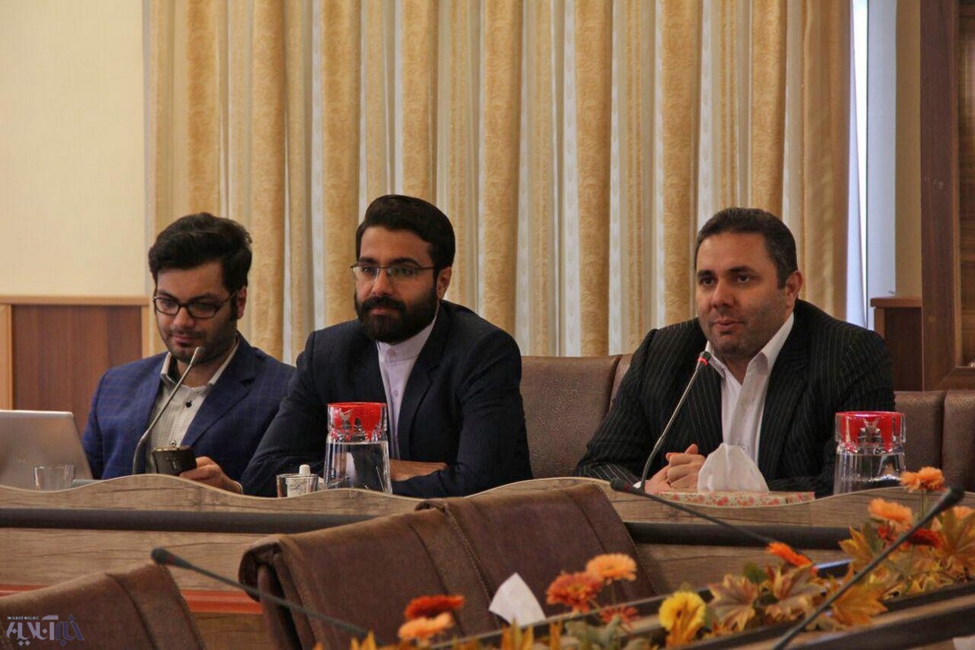 اولین جلسه هم‌اندیشی فرصت‌ها و چالش‌های پیش روی جوانان در حوزه ICT در فرمانداری لاهیجان
